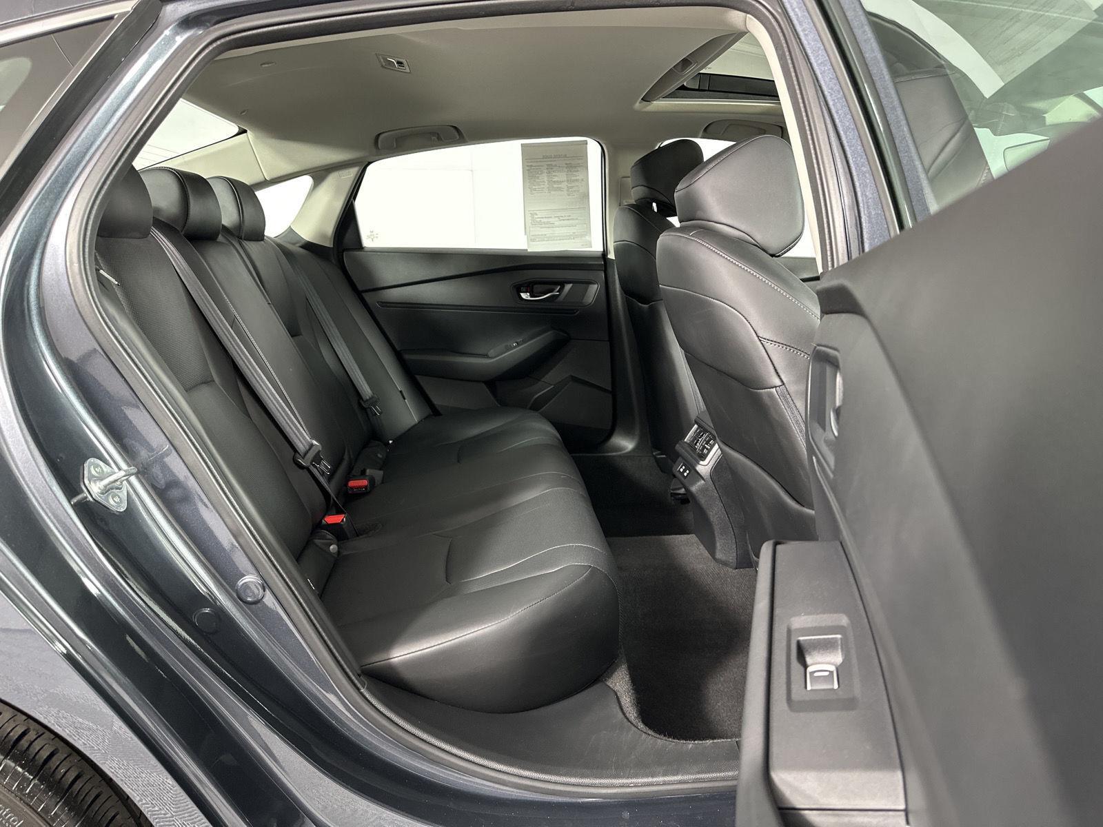 Used 2024 Meteorite Gray Metallic Honda EX-L image 29