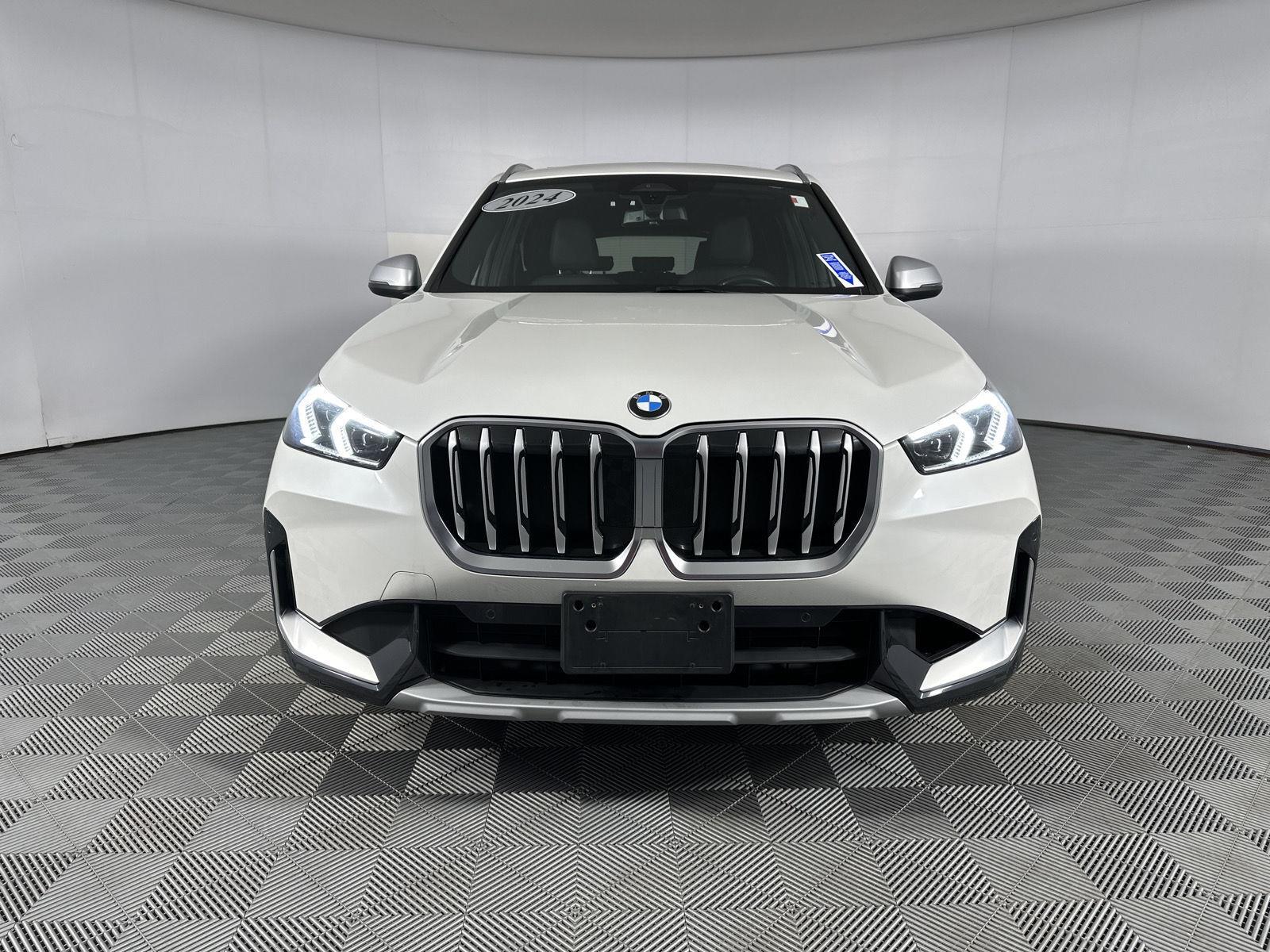 Used 2024 Mineral White Metallic BMW xDrive28i image 2