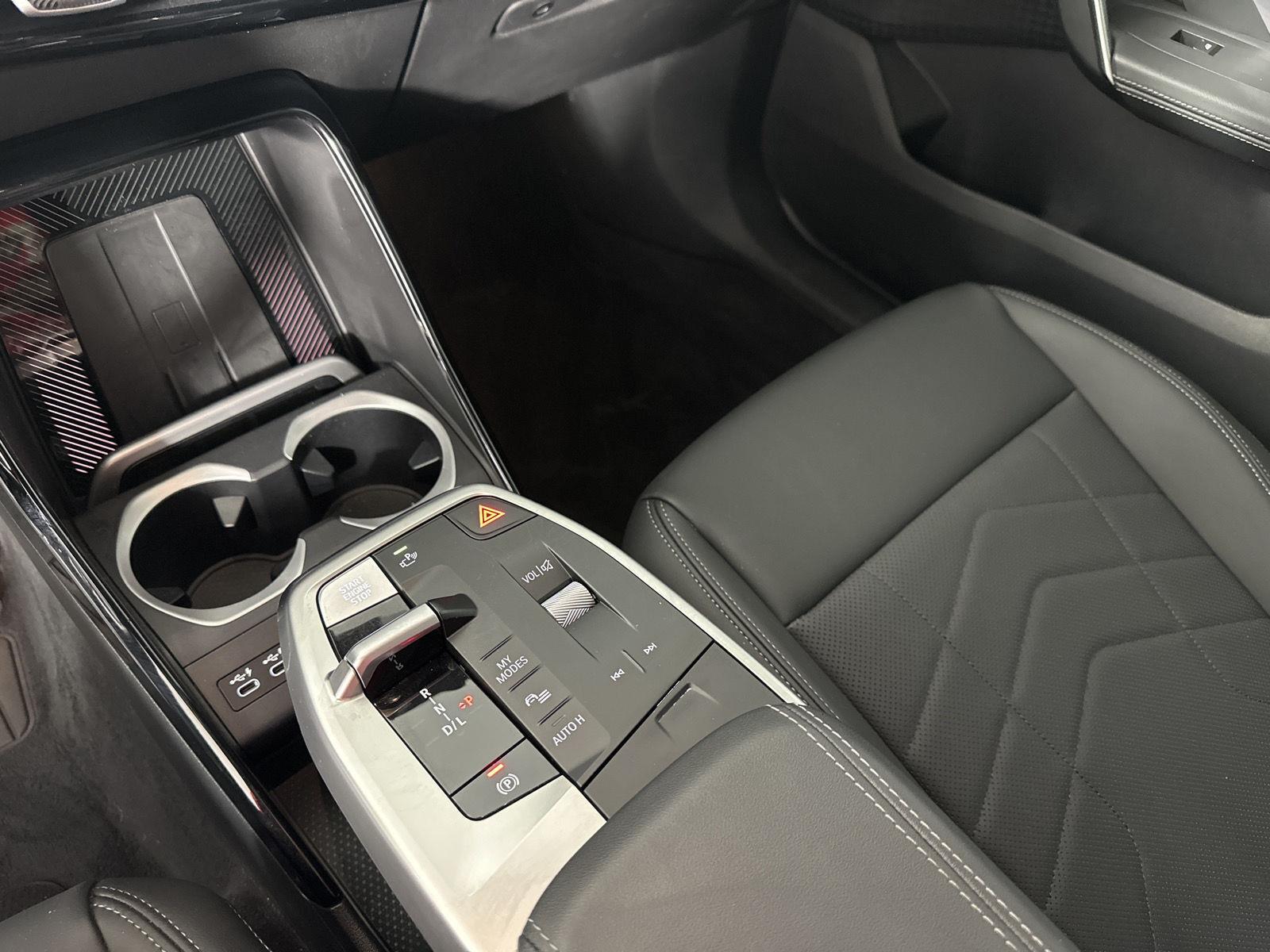 Used 2024 Mineral White Metallic BMW xDrive28i image 15