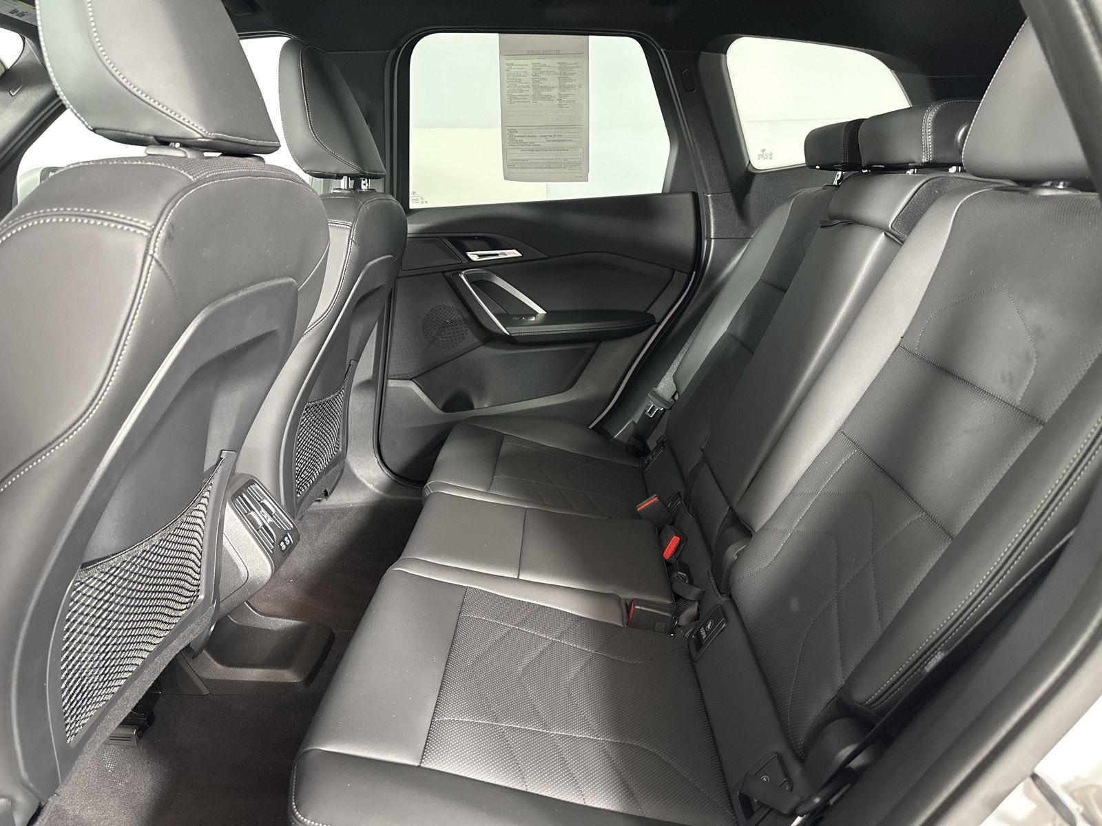 Used 2024 Mineral White Metallic BMW xDrive28i image 18