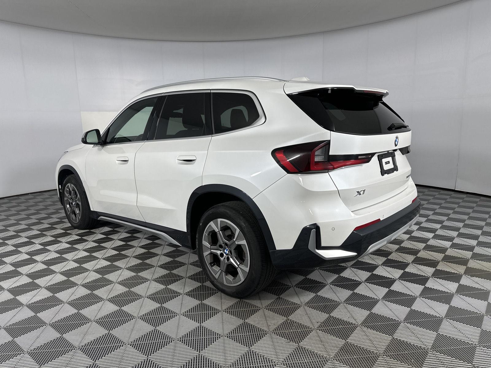 Used 2024 Mineral White Metallic BMW xDrive28i image 20