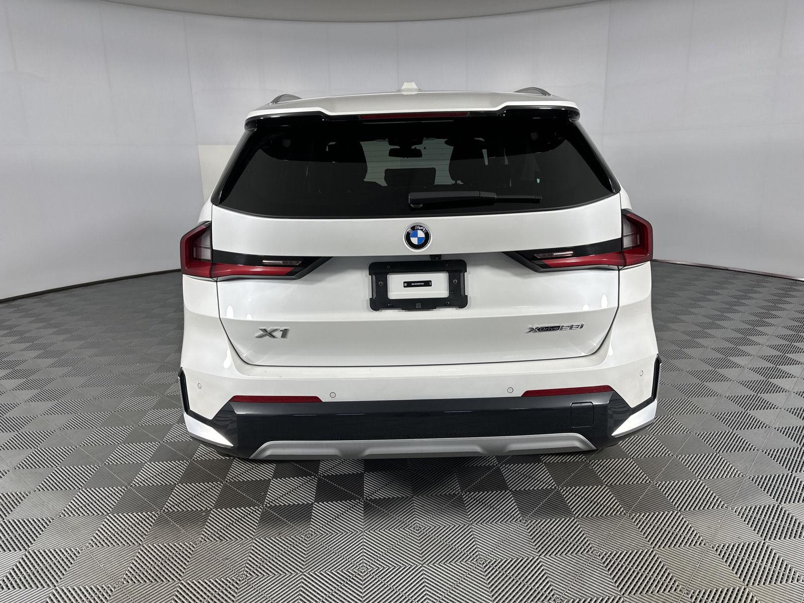 Used 2024 Mineral White Metallic BMW xDrive28i image 21