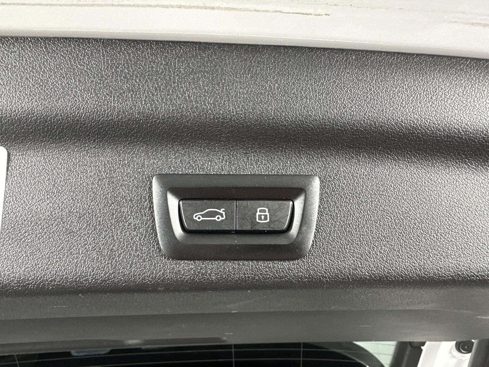 Used 2024 Mineral White Metallic BMW xDrive28i image 23