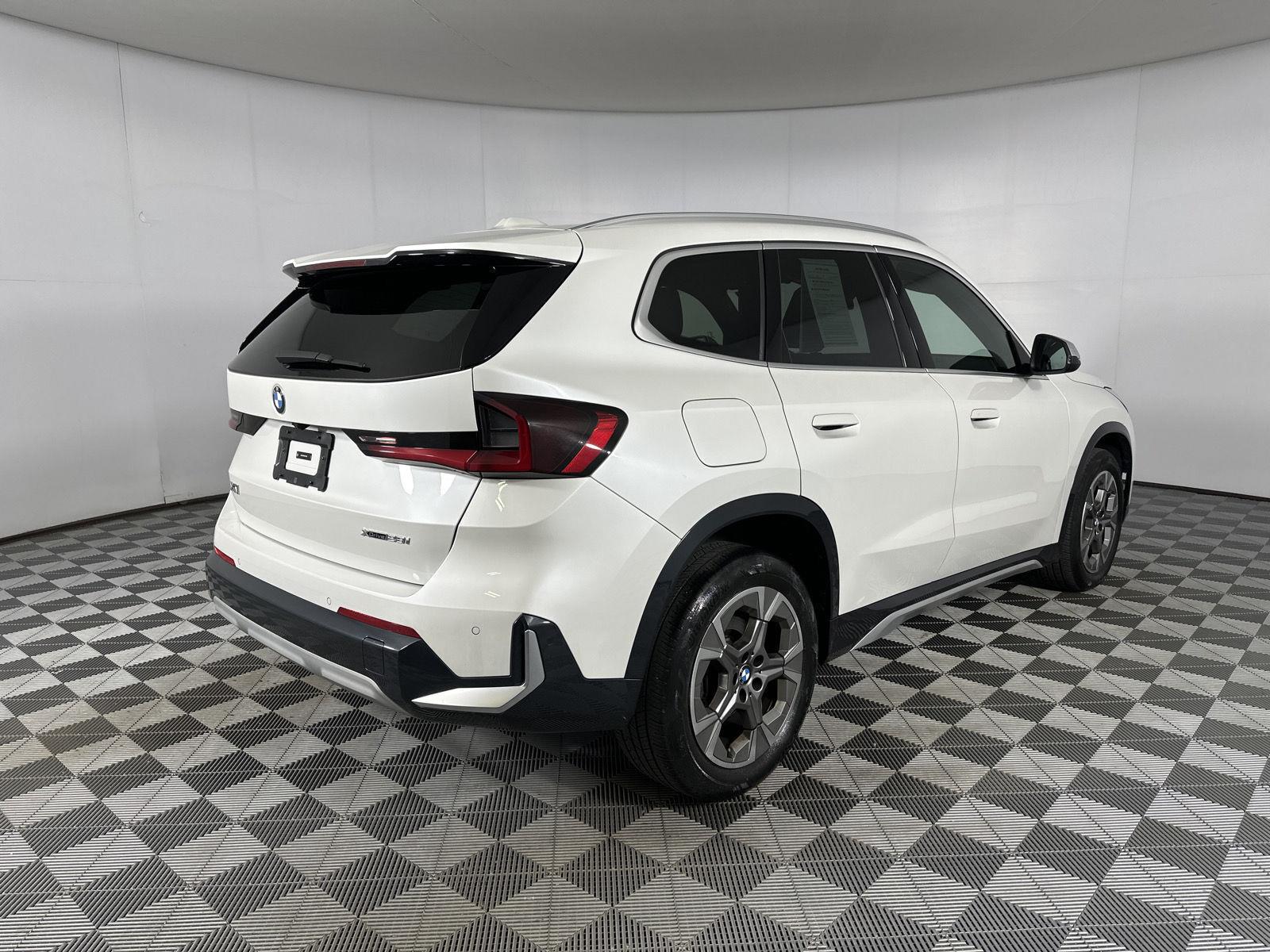 Used 2024 Mineral White Metallic BMW xDrive28i image 24