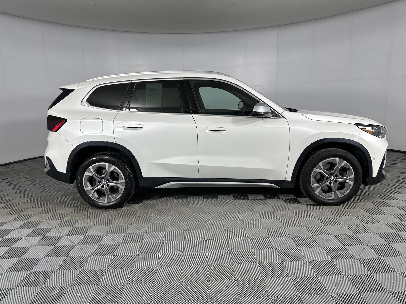 Used 2024 Mineral White Metallic BMW xDrive28i image 25