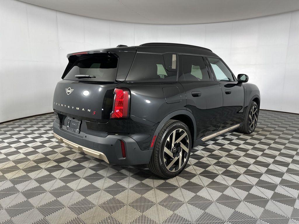 Certified Used 2025 Midnight Black MINI Iconic image 25