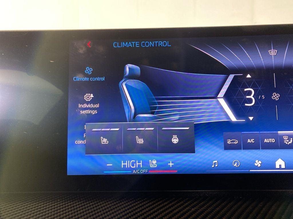 Certified Used 2025 Black Sapphire Metallic BMW M60i image 17