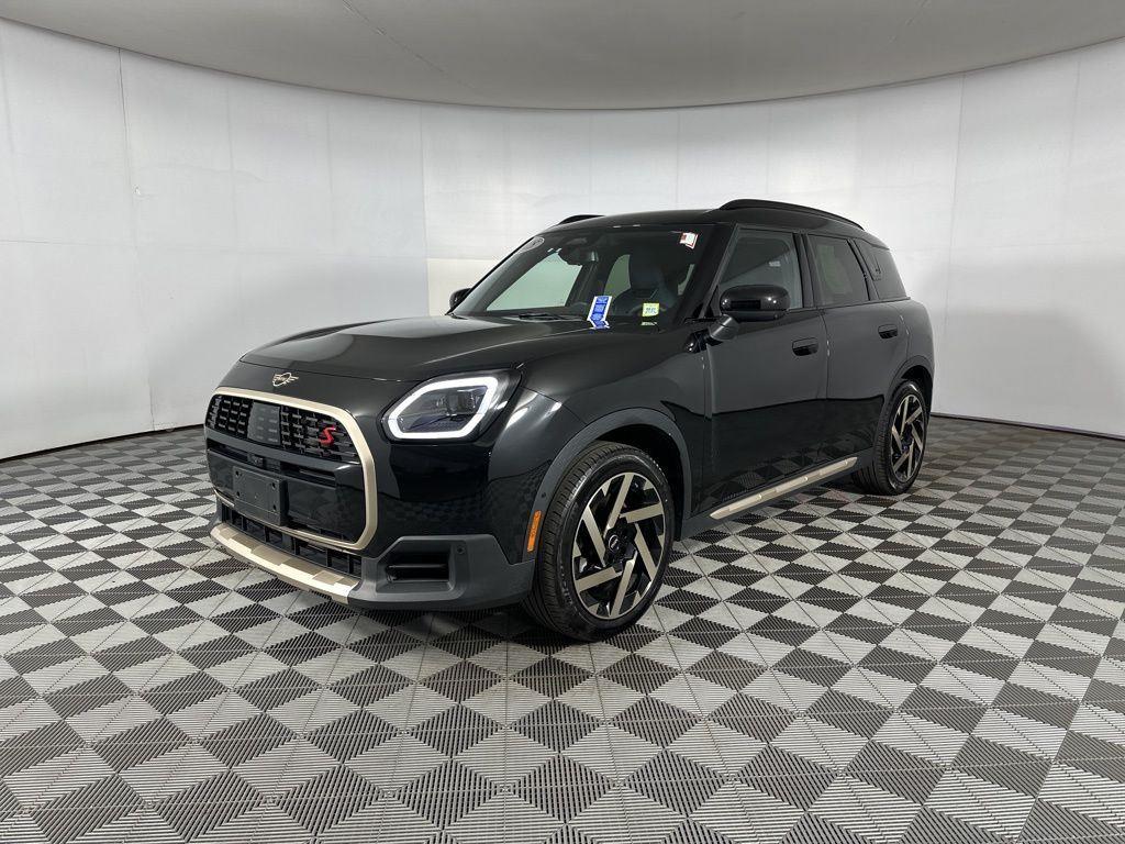 Certified Used 2025 Midnight Black MINI Iconic image 7