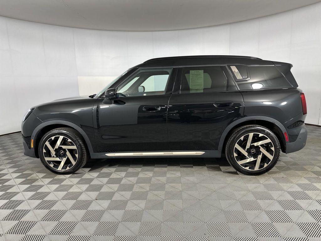 Certified Used 2025 Midnight Black MINI Iconic image 8