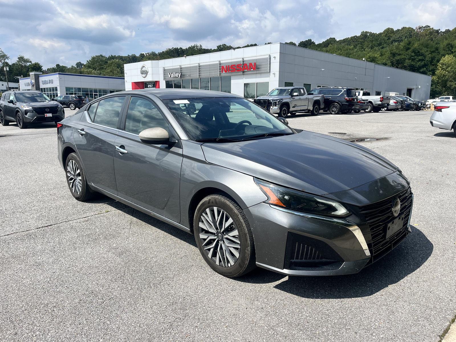 Gray (Gun Metallic) 2025 Nissan Altima Sedan All-Wheel Drive Continuously Variable Transmission