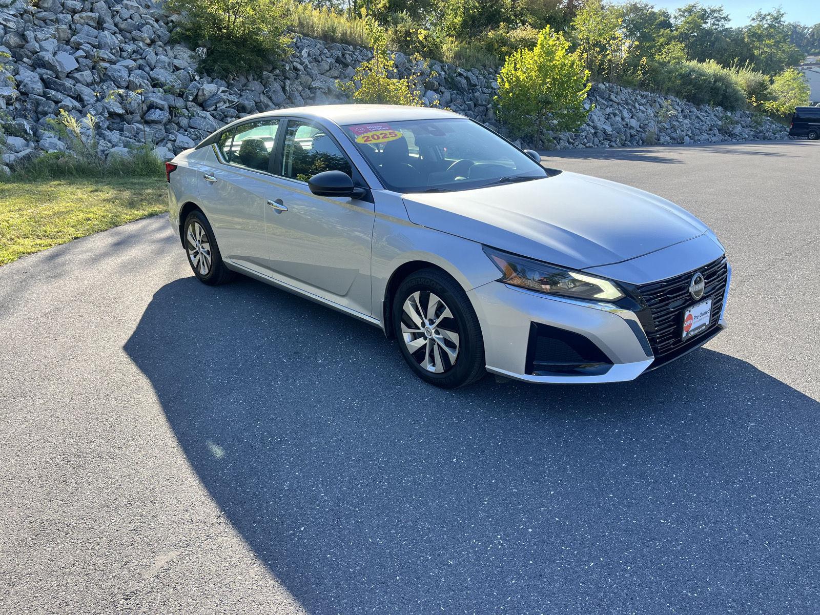 Brilliant Silver Metallic 2025 Nissan Altima Sedan Front-Wheel Drive Continuously Variable Transmission