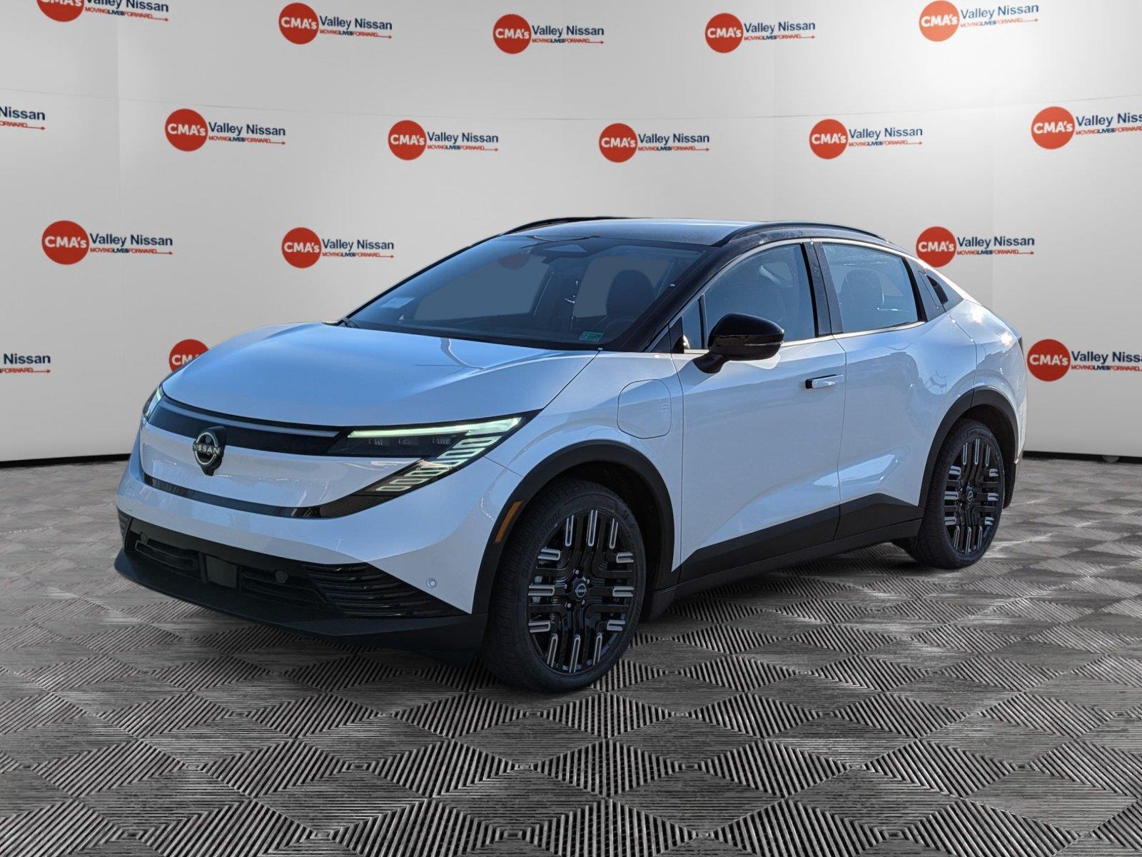 Everest White Pearl Tricoat/Black 2026 Nissan LEAF SUV / Crossover Front-Wheel Drive Automatic