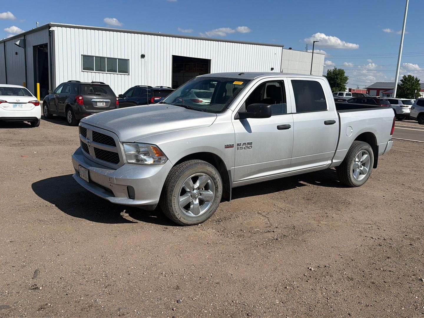 Bright Silver Metallic Clearcoat 2017 RAM 1500 Express Crew Cab 4WD Pickup Truck Four-Wheel Drive 8-Speed Automatic