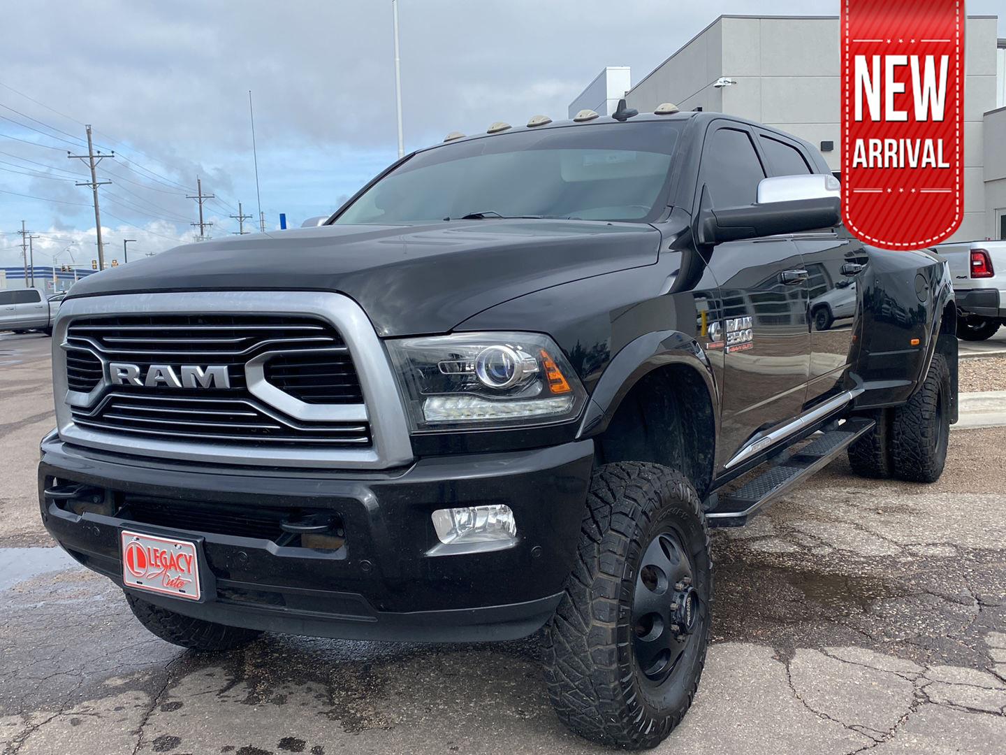 Brilliant Black Crystal Pearlcoat 2018 RAM 3500 Laramie Limited Mega Cab DRW 4WD Pickup Truck Four-Wheel Drive 6-Speed Automatic