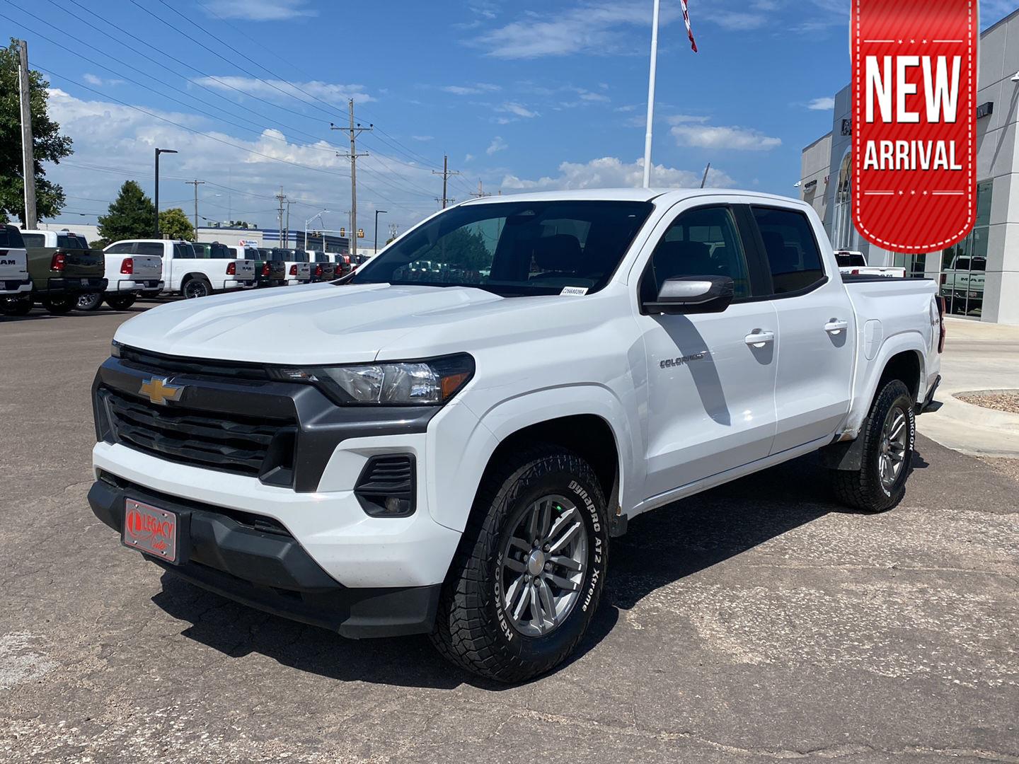 Summit White 2023 Chevrolet Colorado Pickup Truck Four-Wheel Drive 8-Speed Automatic
