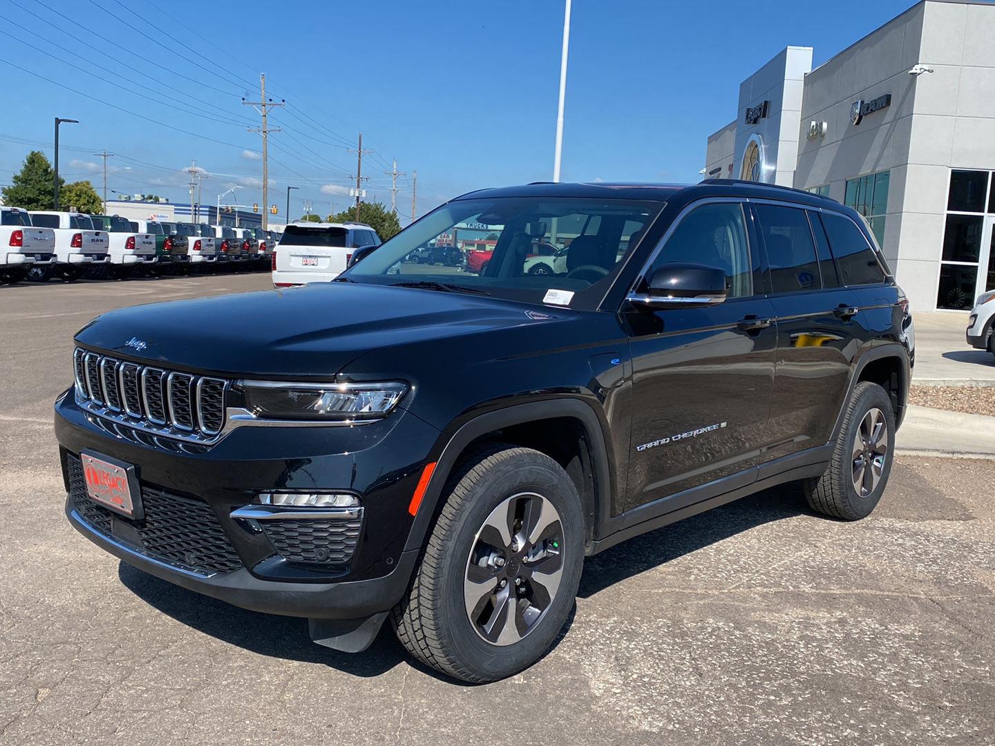 Diamond Black Crystal Pearlcoat 2022 Jeep Grand Cherokee 4xe SUV / Crossover Four-Wheel Drive 8-Speed Automatic