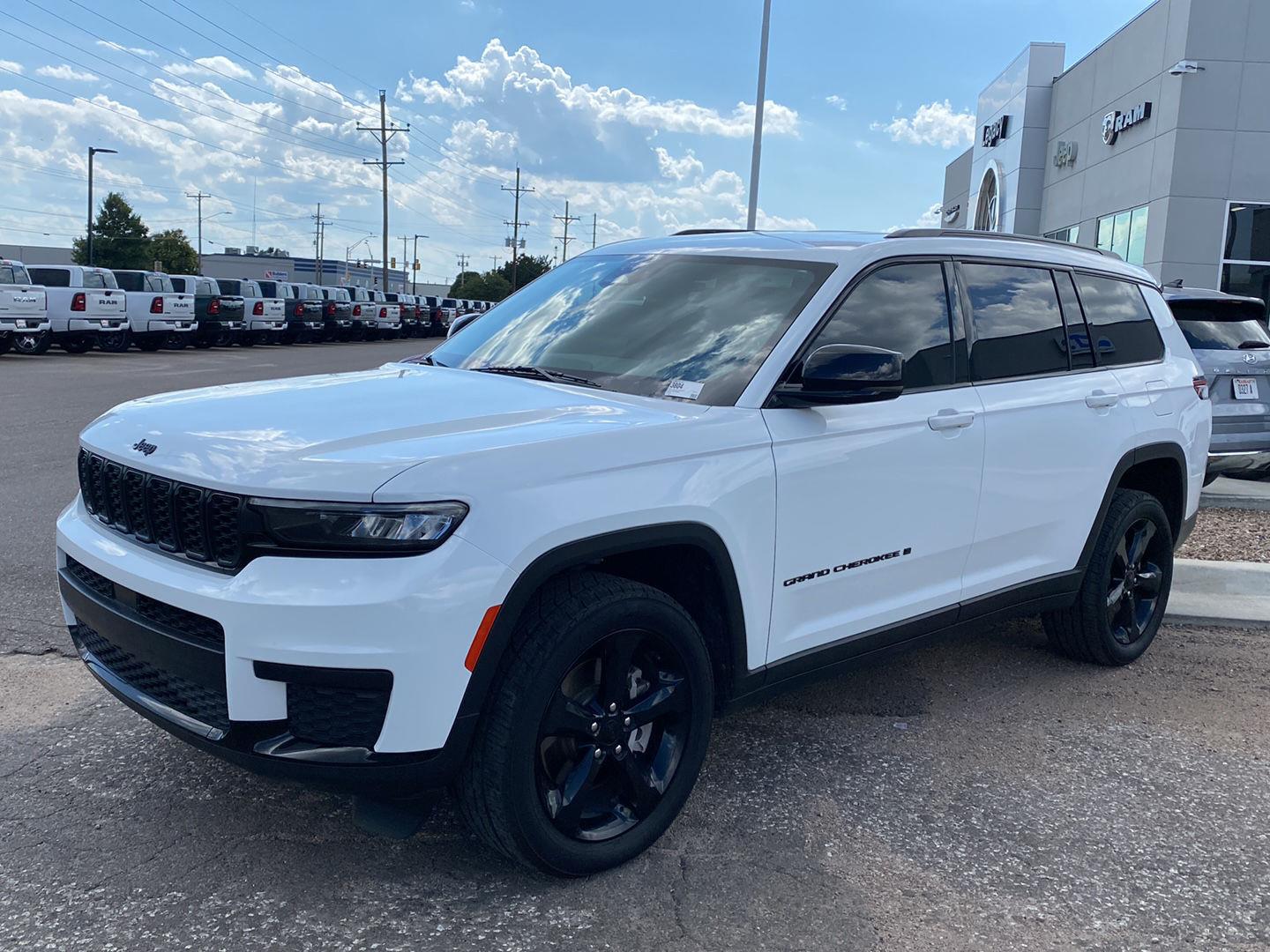 2023 Jeep Grand Cherokee L Altitude RWD