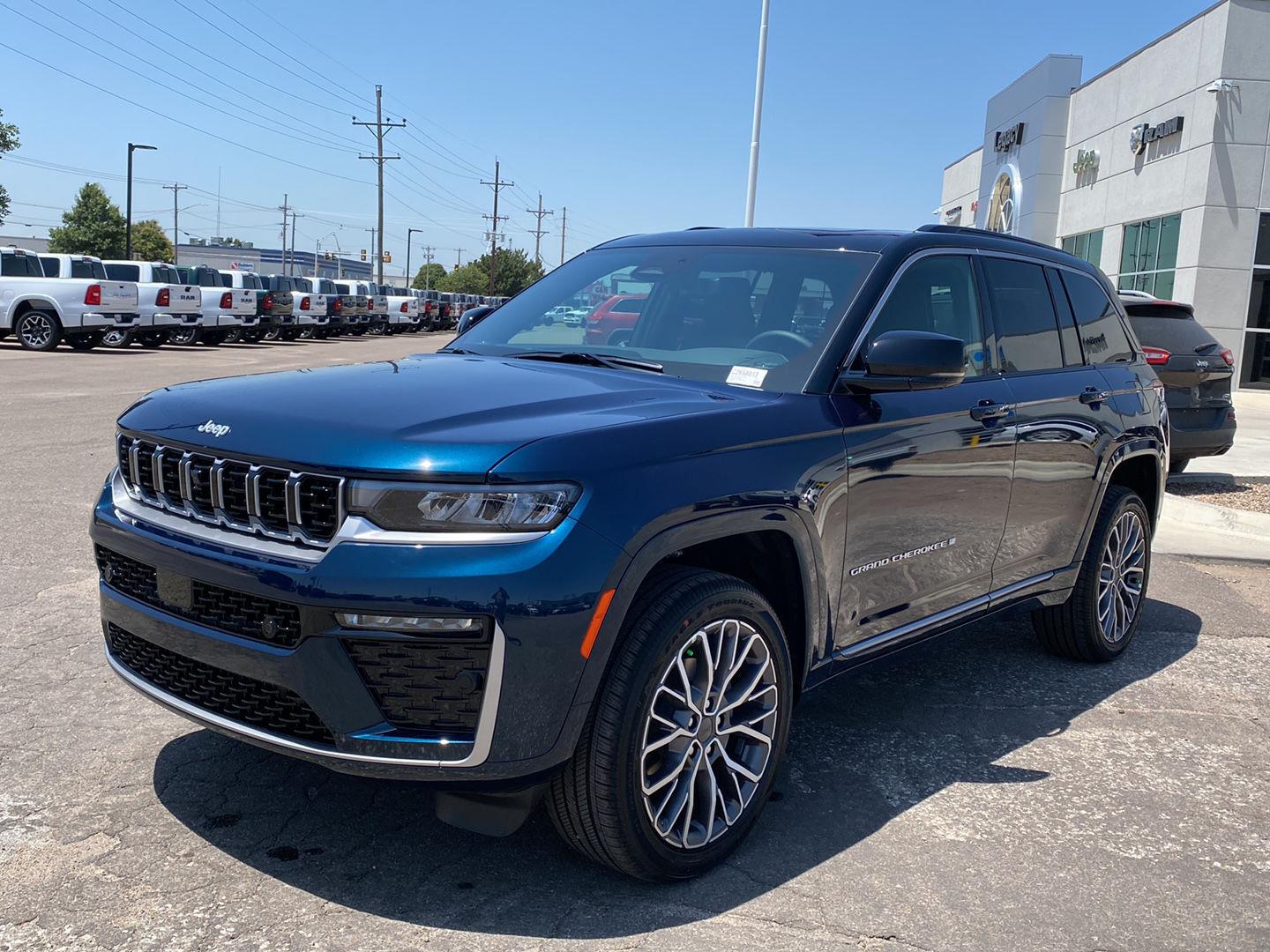 Fathom Blue Pearlcoat 2026 Jeep Grand Cherokee SUV / Crossover Four-Wheel Drive 8-Speed Automatic