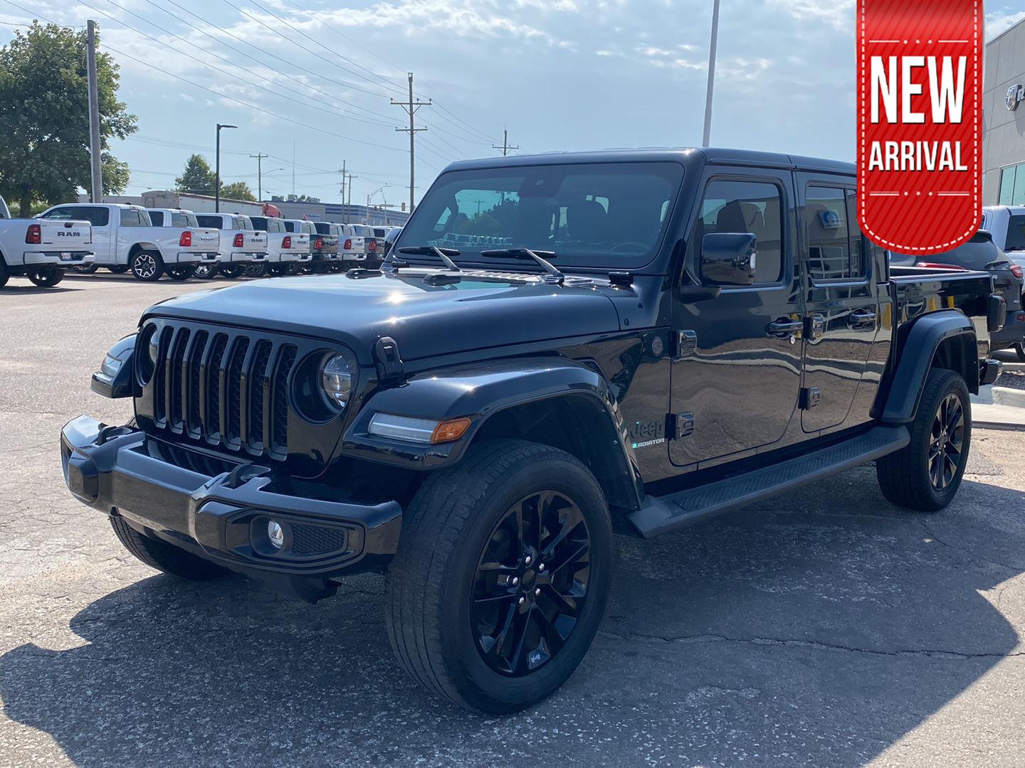 Black Clearcoat 2022 Jeep Gladiator Pickup Truck Four-Wheel Drive 8-Speed Automatic