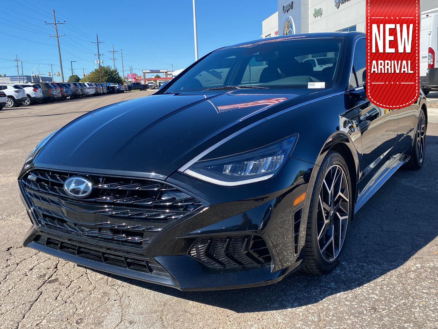 Onyx Black 2023 Hyundai Sonata Sedan Front-Wheel Drive Automatic