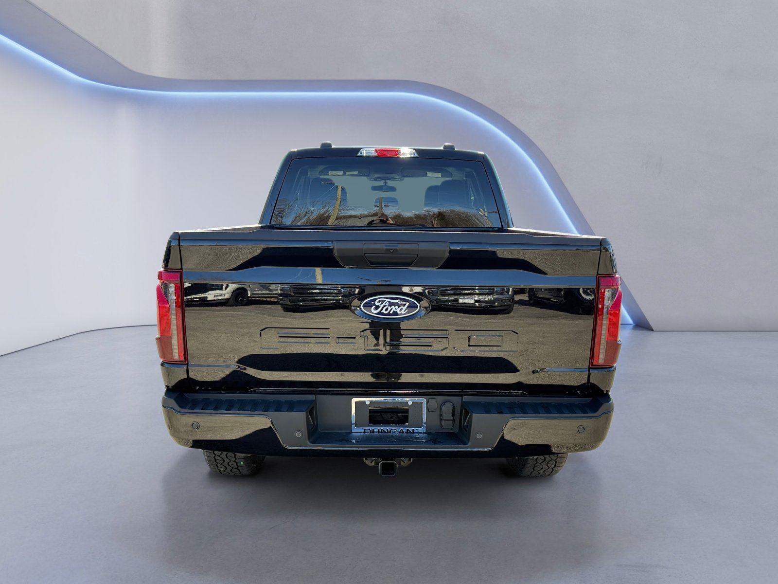 View vehicle photo 4