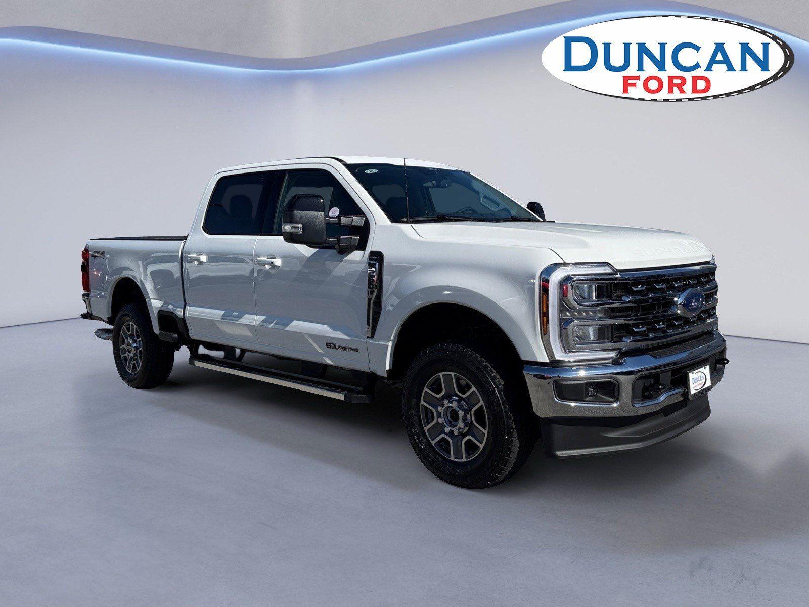 Star White Metallic Tri-Coat 2026 Ford F-250 Super Duty Lariat Crew Cab 4WD Pickup Truck Four-Wheel Drive Automatic