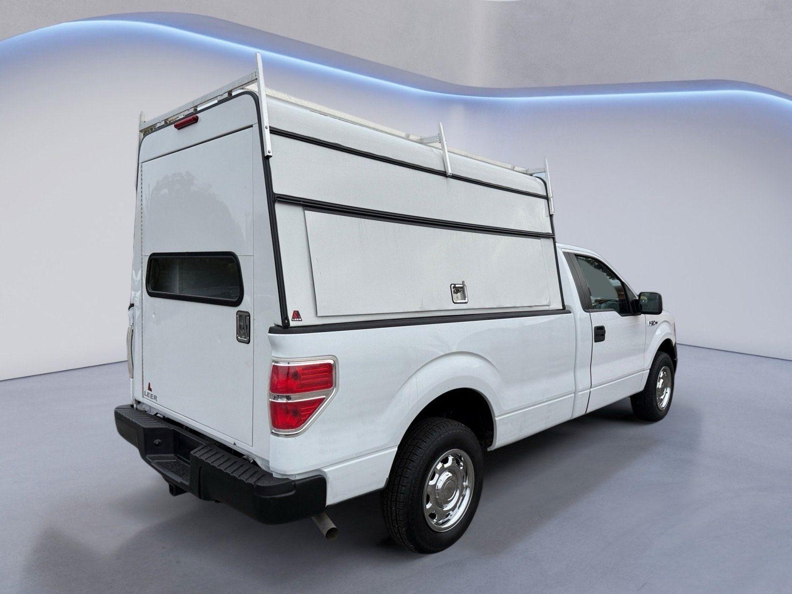 View vehicle photo 3