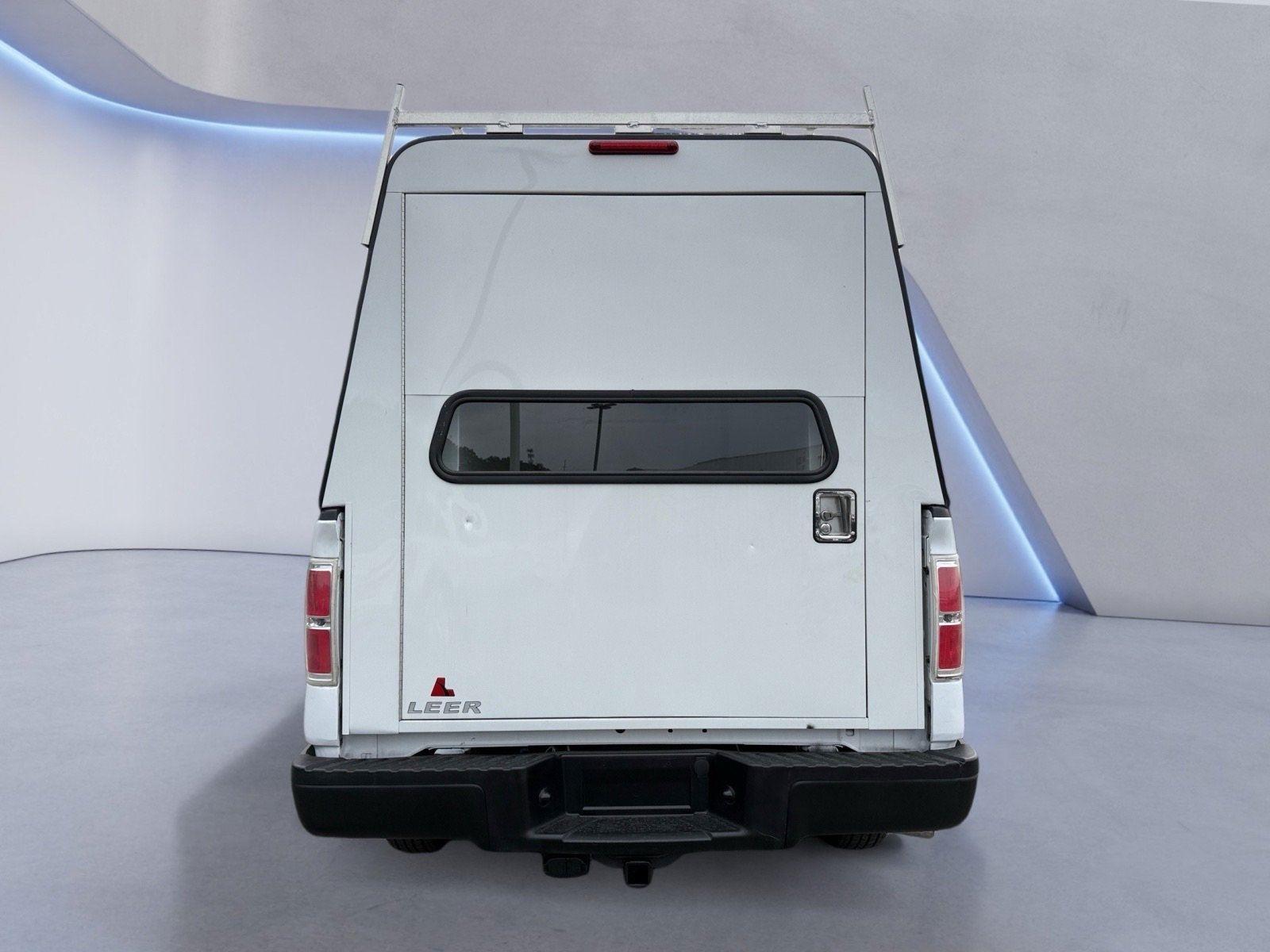 View vehicle photo 4