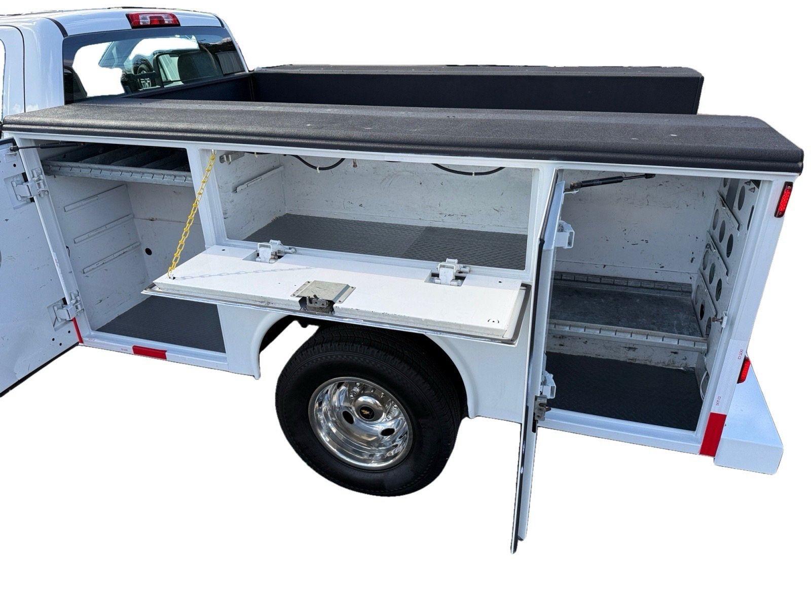 View vehicle photo 7