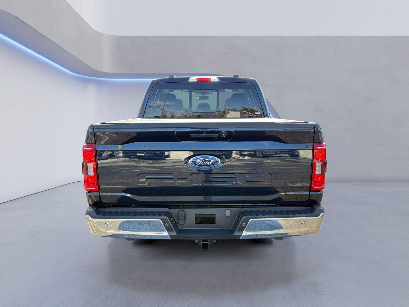 View vehicle photo 4