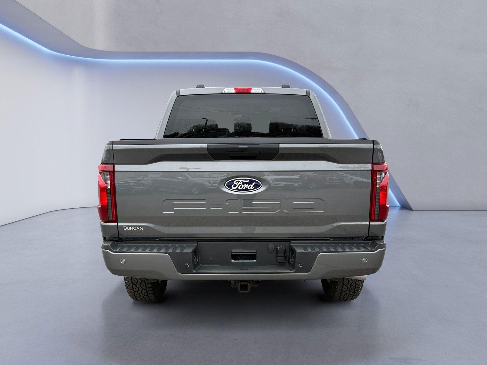 View vehicle photo 4