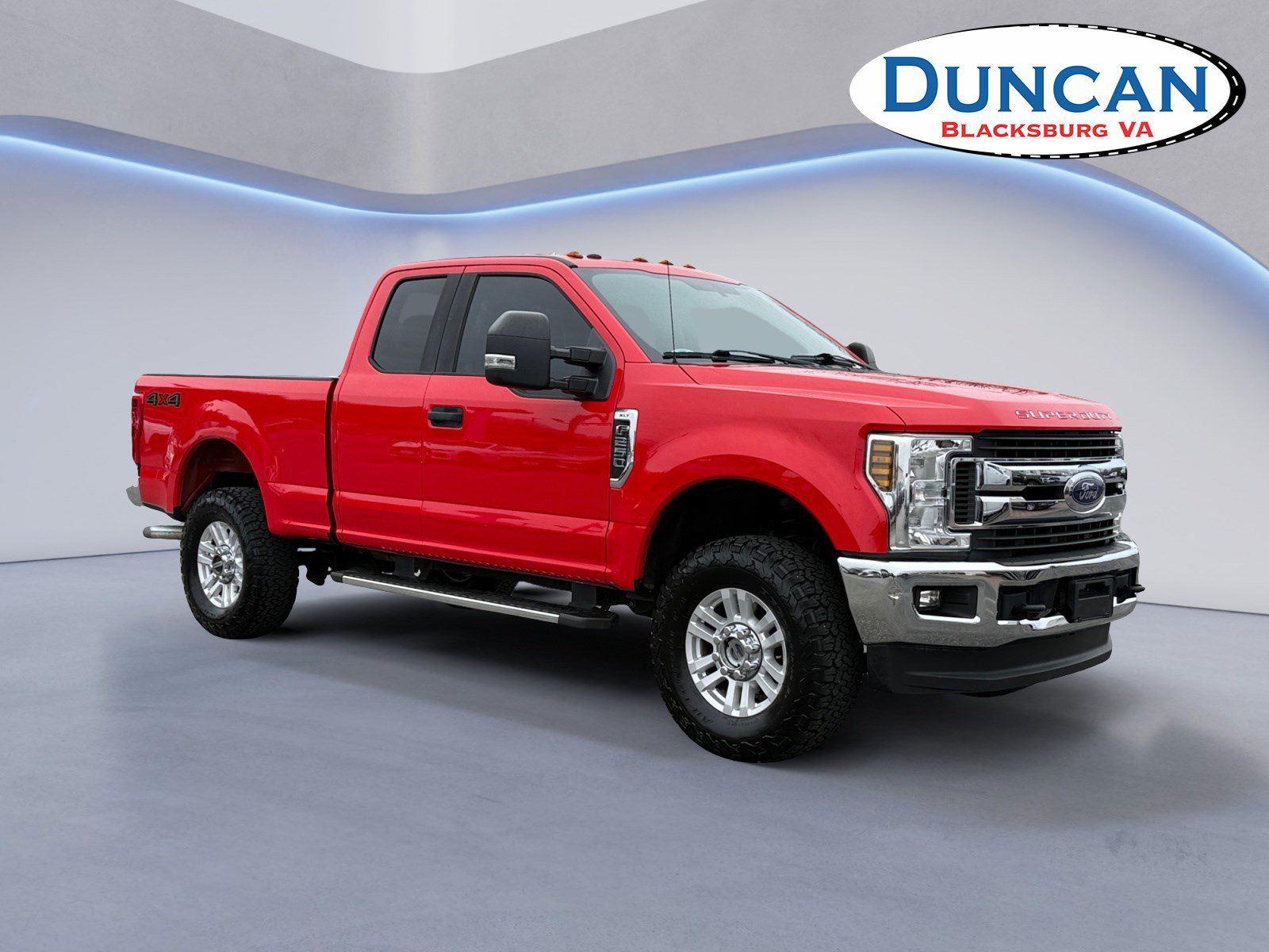Race Red 2018 Ford F-250 Super Duty XLT SuperCab 4WD Pickup Truck Four-Wheel Drive 6-Speed Automatic