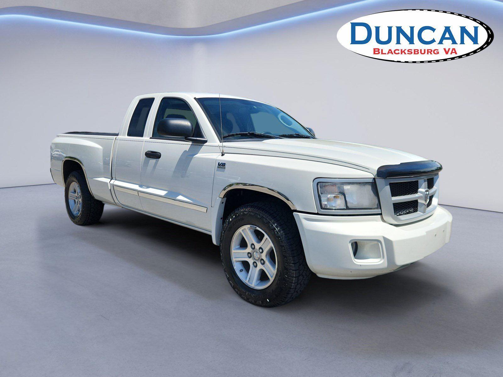 Stone White 2009 Dodge Dakota Pickup Truck 5-Speed Automatic