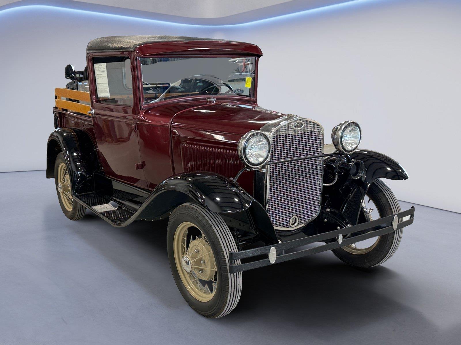 Red (MAROON/BLACK) 1931 Ford Model A Sedan