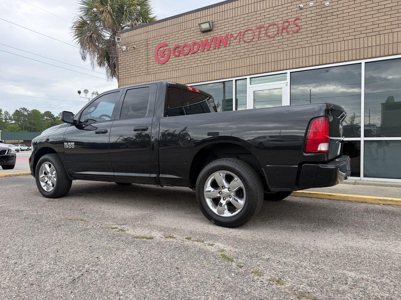 View vehicle photo 4