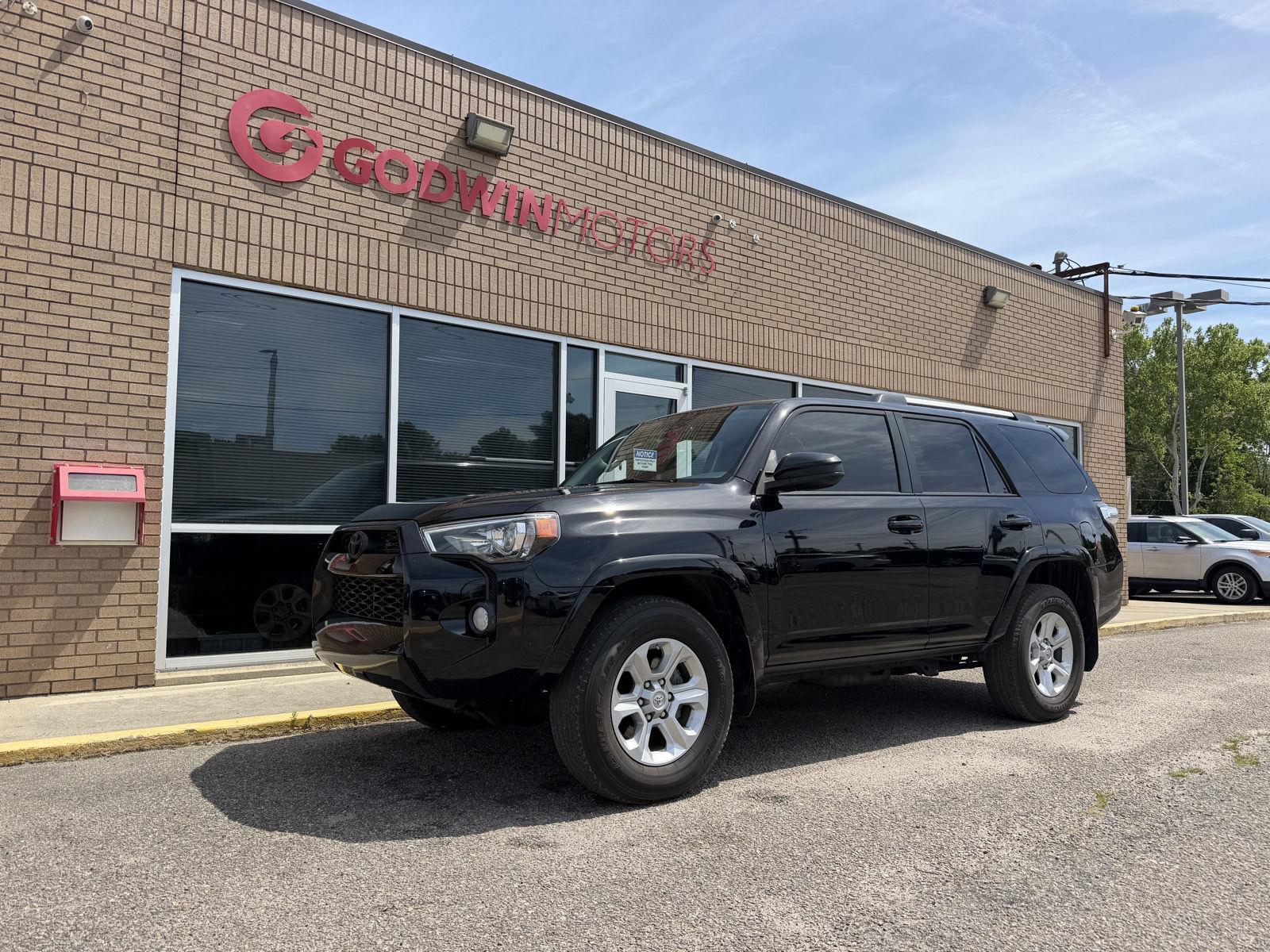 Midnight Black Metallic 2019 Toyota 4Runner SR5 SUV / Crossover 4X2 5-Speed Automatic