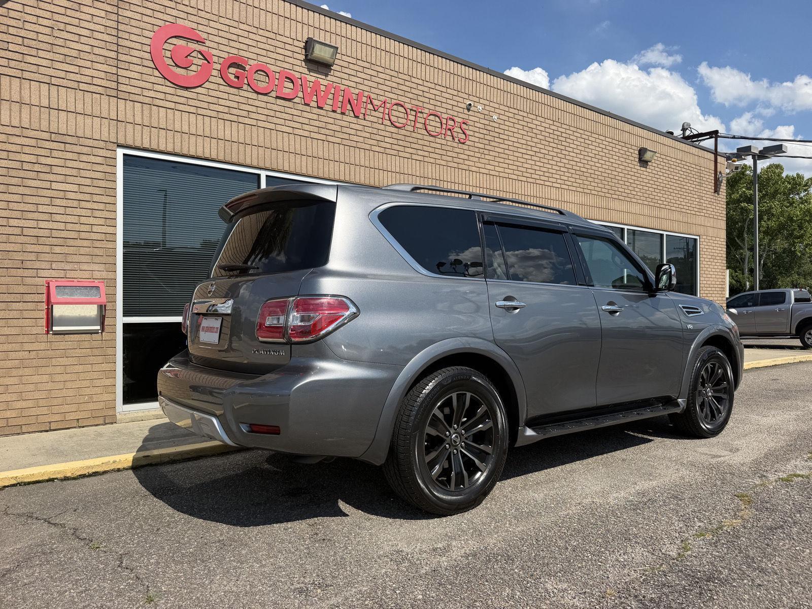 View vehicle photo 4