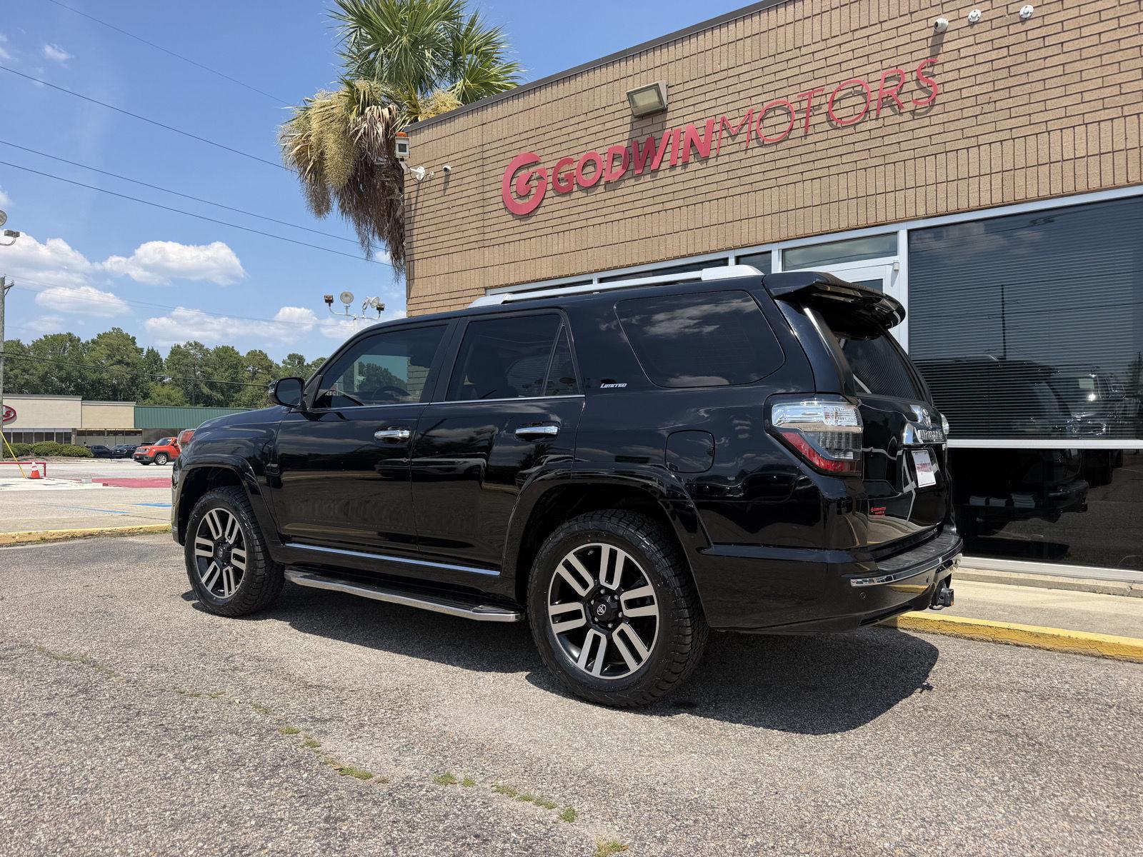 View vehicle photo 3