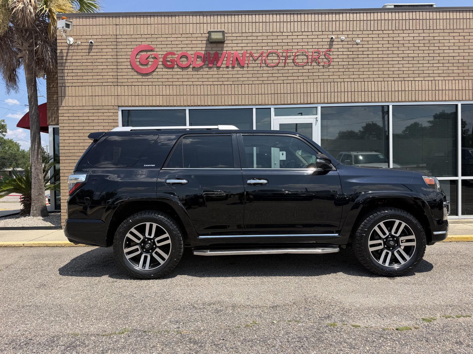 View vehicle photo 5