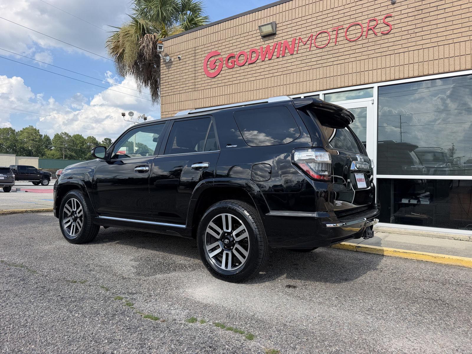 View vehicle photo 3