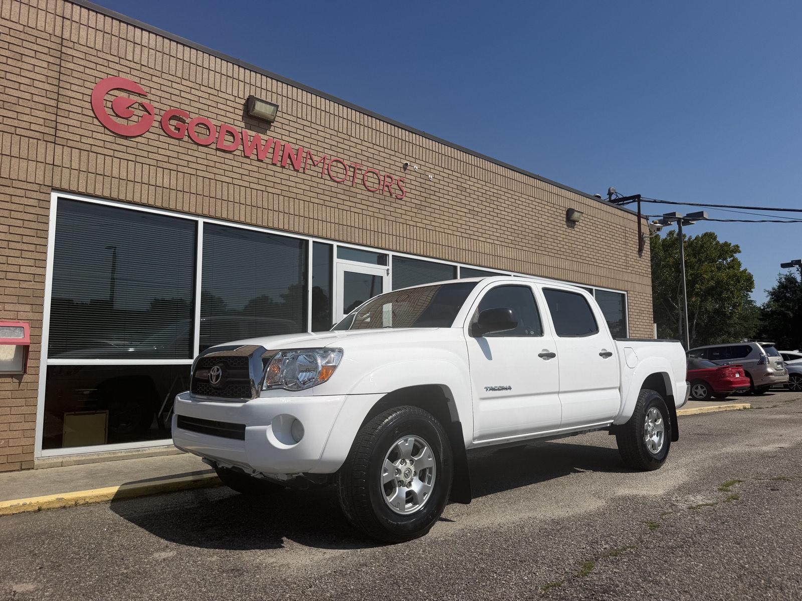 Super White 2011 Toyota Tacoma Pickup Truck 4X2 5-Speed Automatic