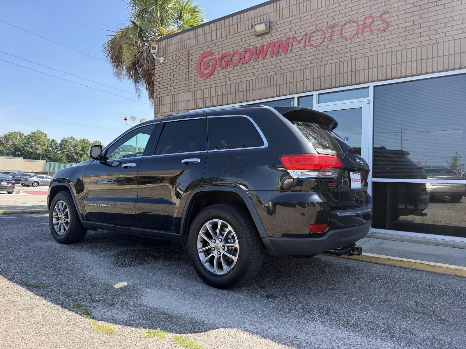 View vehicle photo 3