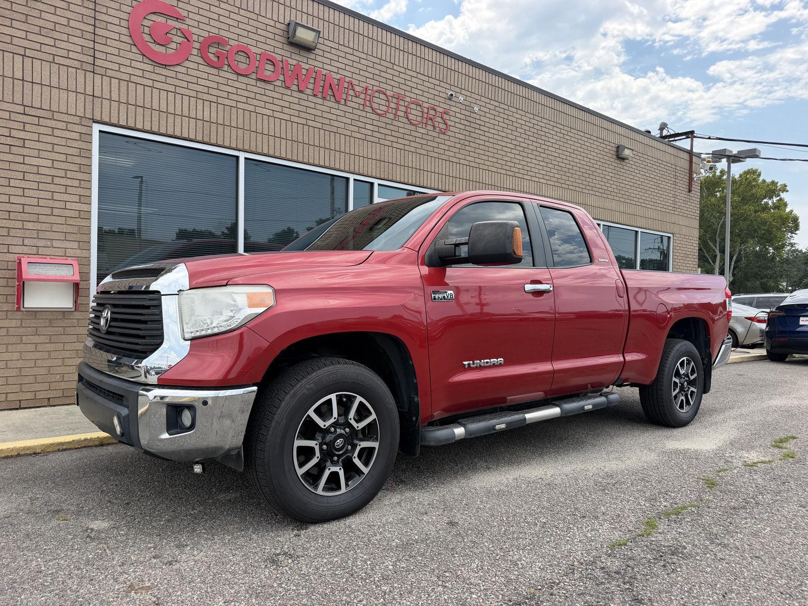 Barcelona Red Metallic 2015 Toyota Tundra Pickup Truck Four-Wheel Drive 6-Speed Automatic