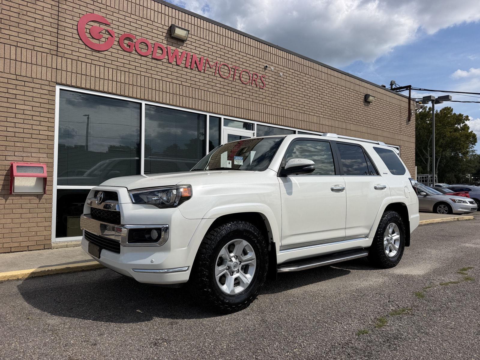 White (Blizzard Pearl) 2015 Toyota 4Runner SUV / Crossover 4X2 5-Speed Automatic