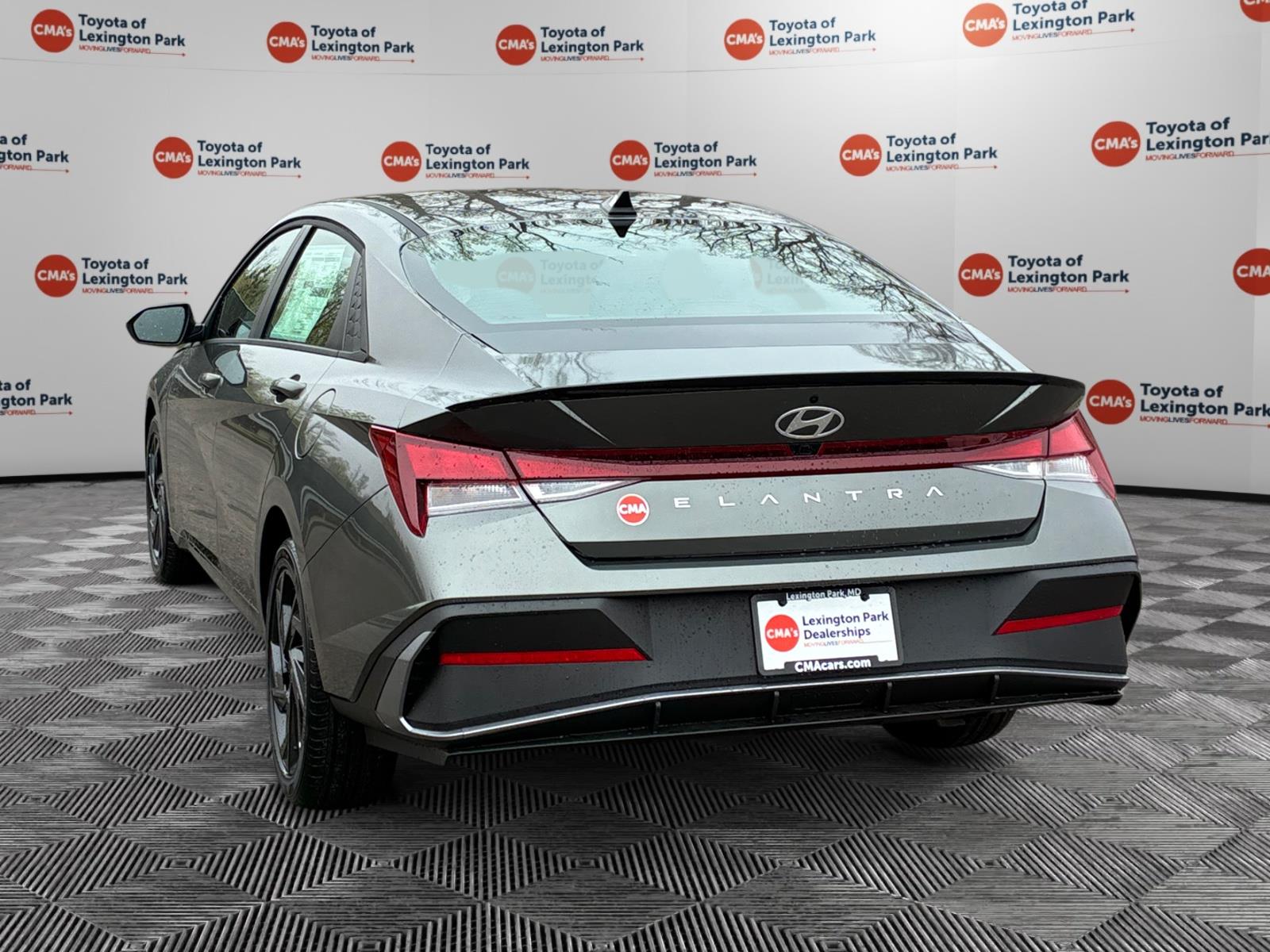 View vehicle photo 5