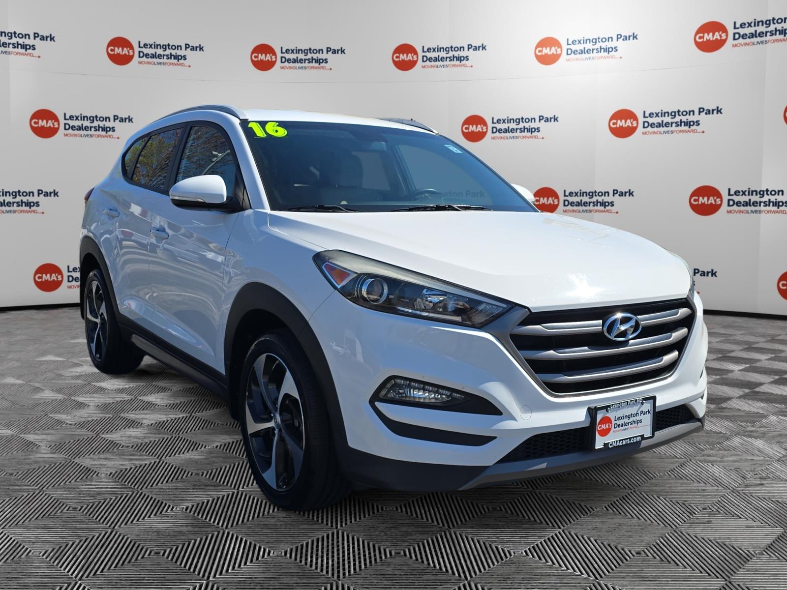 Dazzling White 2016 Hyundai Tucson 1.6T Sport FWD with Beige Seats SUV / Crossover Front-Wheel Drive Automatic