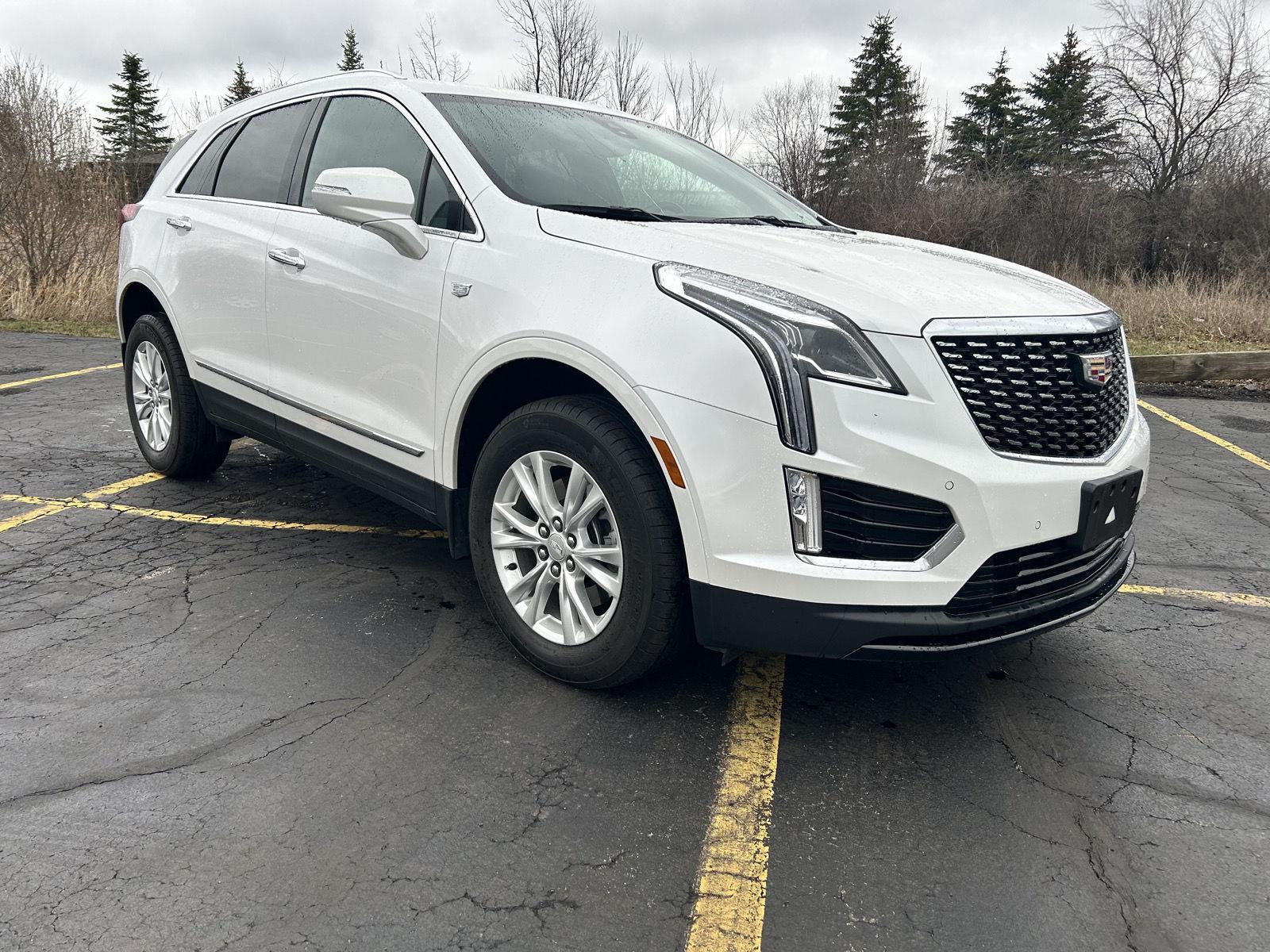 Crystal White Tricoat 2023 Cadillac XT5 Luxury AWD SUV / Crossover Four-Wheel Drive 9-Speed Automatic