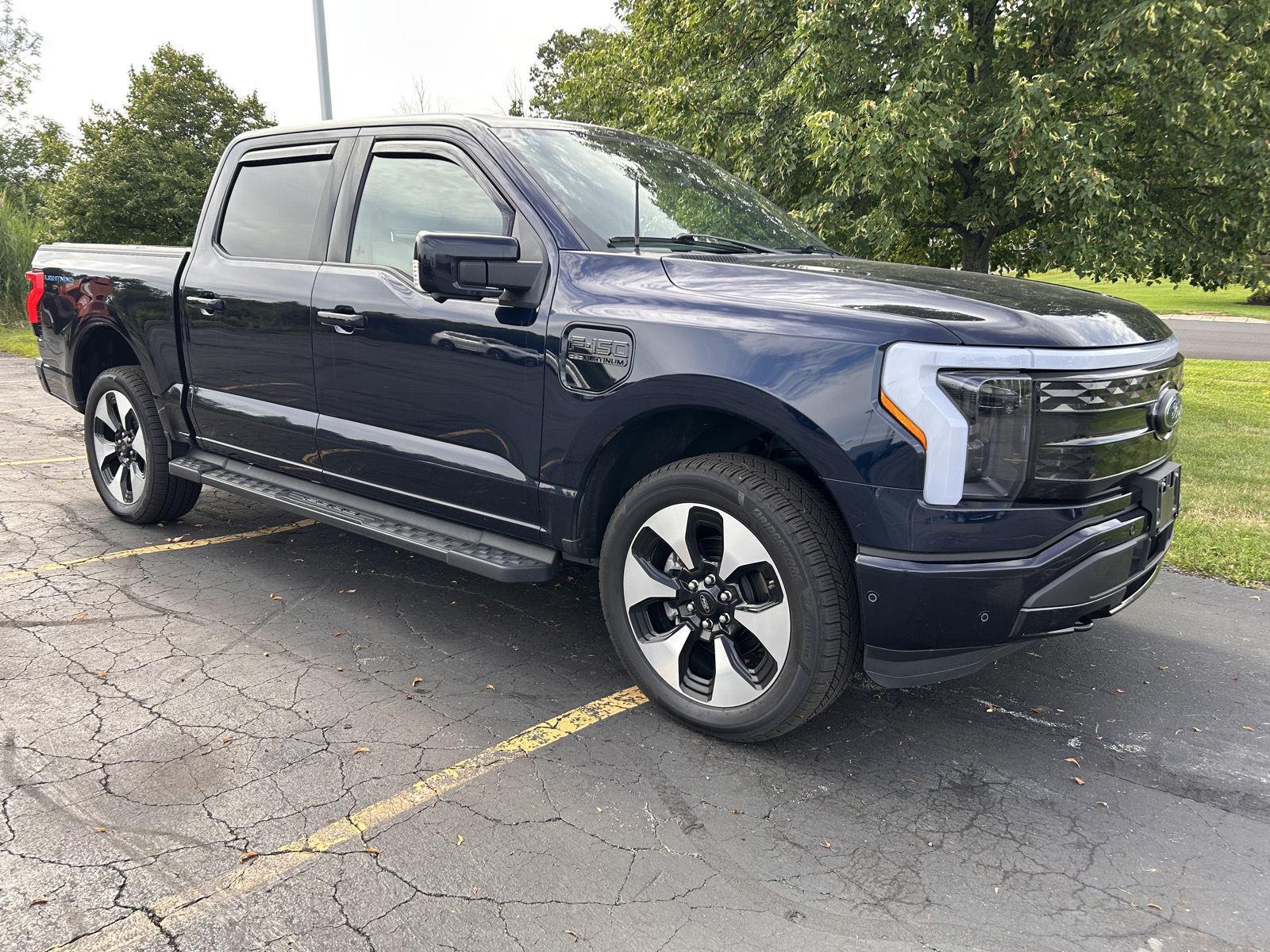 2023 Ford F-150 Lightning Platinum SuperCrew AWD