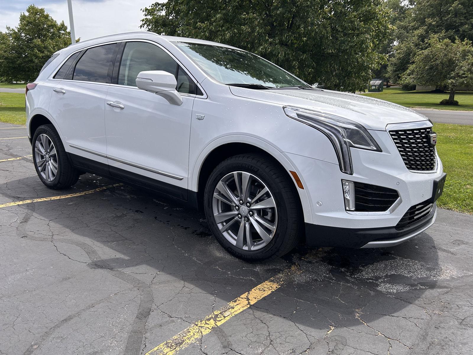 Crystal White Tricoat 2024 Cadillac XT5 SUV / Crossover Four-Wheel Drive 9-Speed Automatic