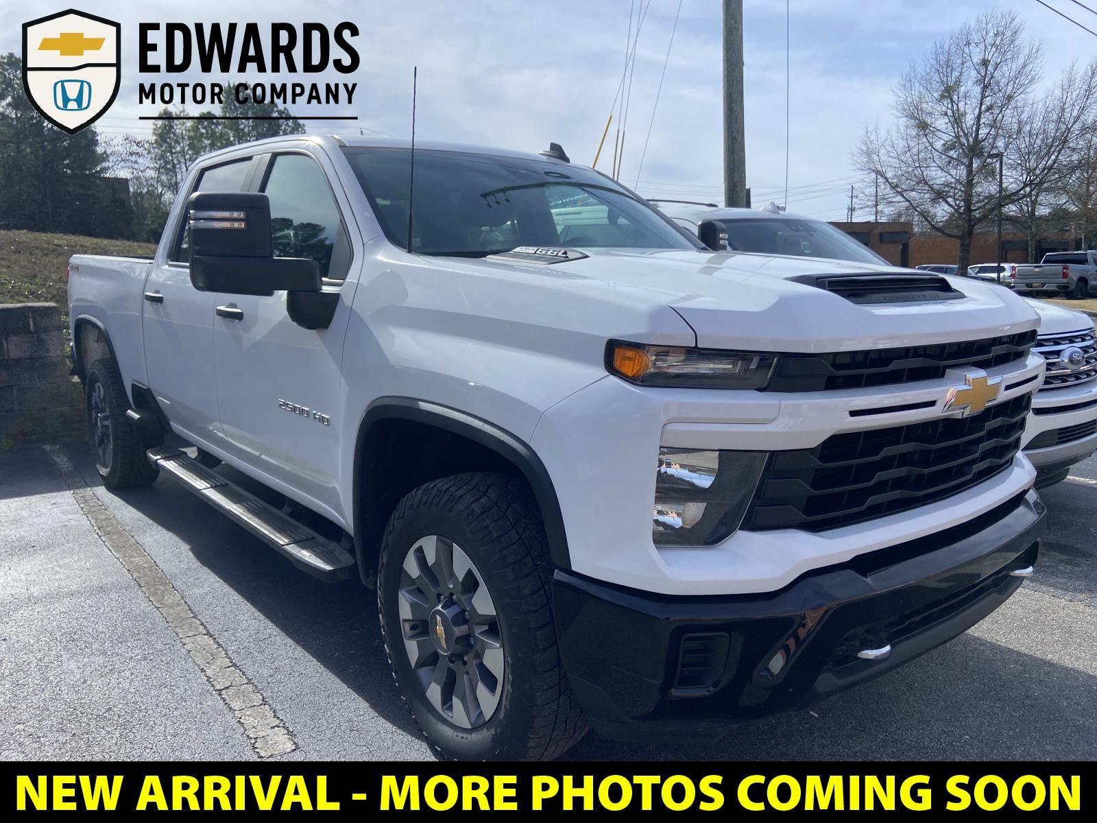 2024 Chevrolet Silverado 2500HD Custom Crew Cab 4WD